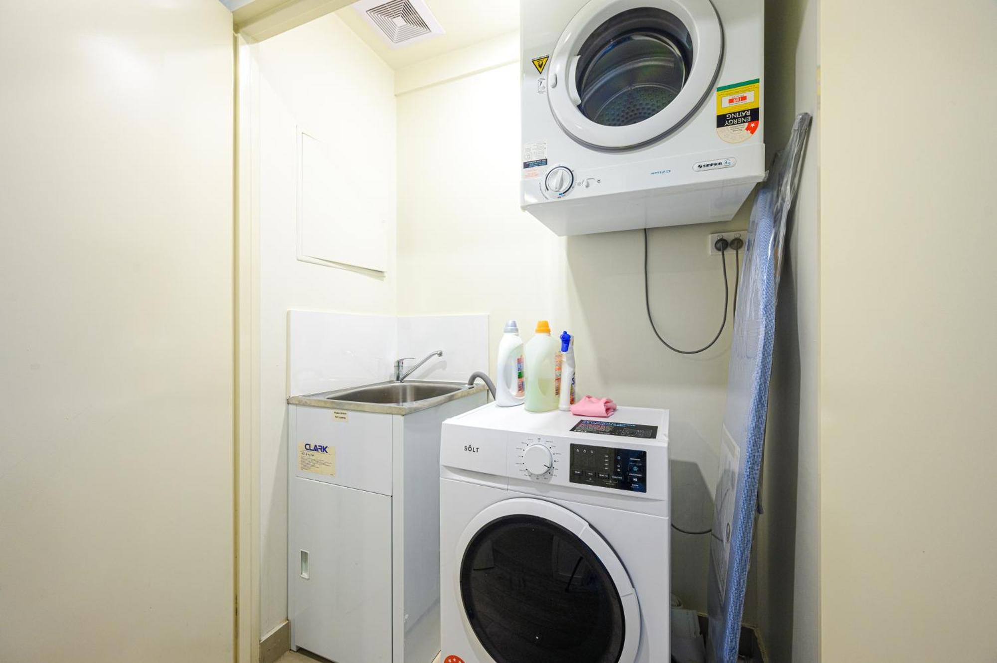Liverpool Adorable 2Br Apt With Free Parking Warwick Farm Εξωτερικό φωτογραφία