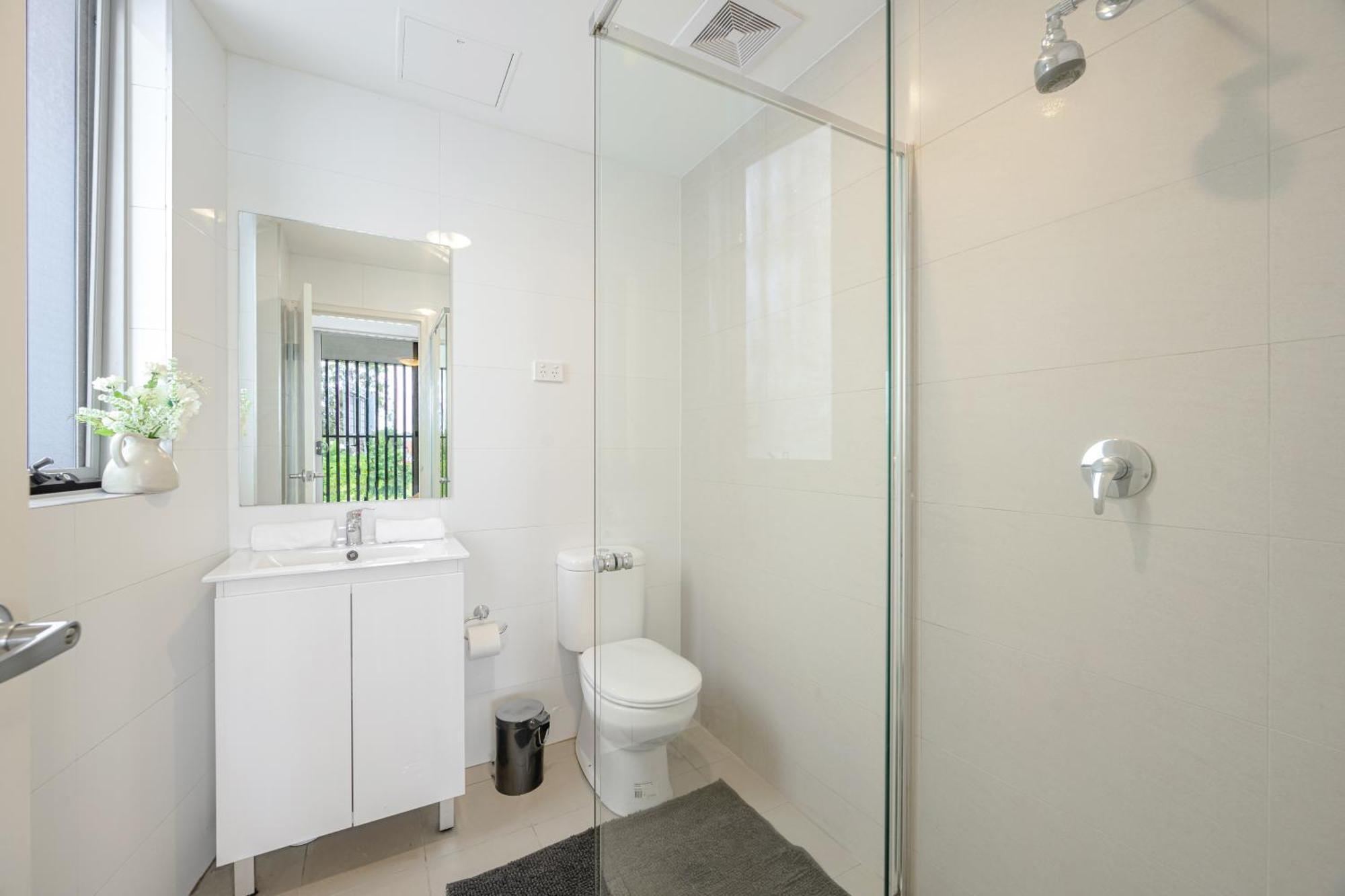 Liverpool Adorable 2Br Apt With Free Parking Warwick Farm Εξωτερικό φωτογραφία